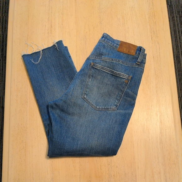 Madewell The High-Rise Slim Boyjean in Dover Wash: Raw-Hemmed Edition 27 - Picture 3 of 7